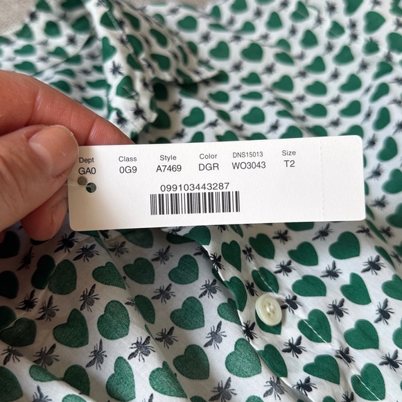 NWT. J. Crew White Button-Down Shirt with Green Heart Print - Picture 4 of 4